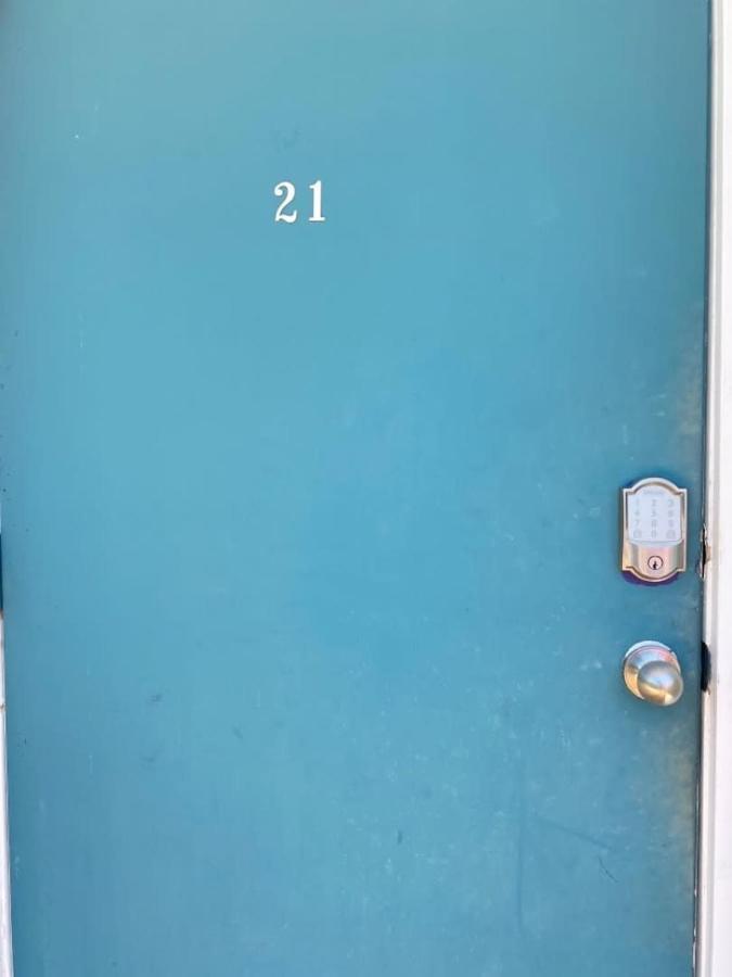Walk To Dania Beach Christmas Getaway Pool Exterior photo
